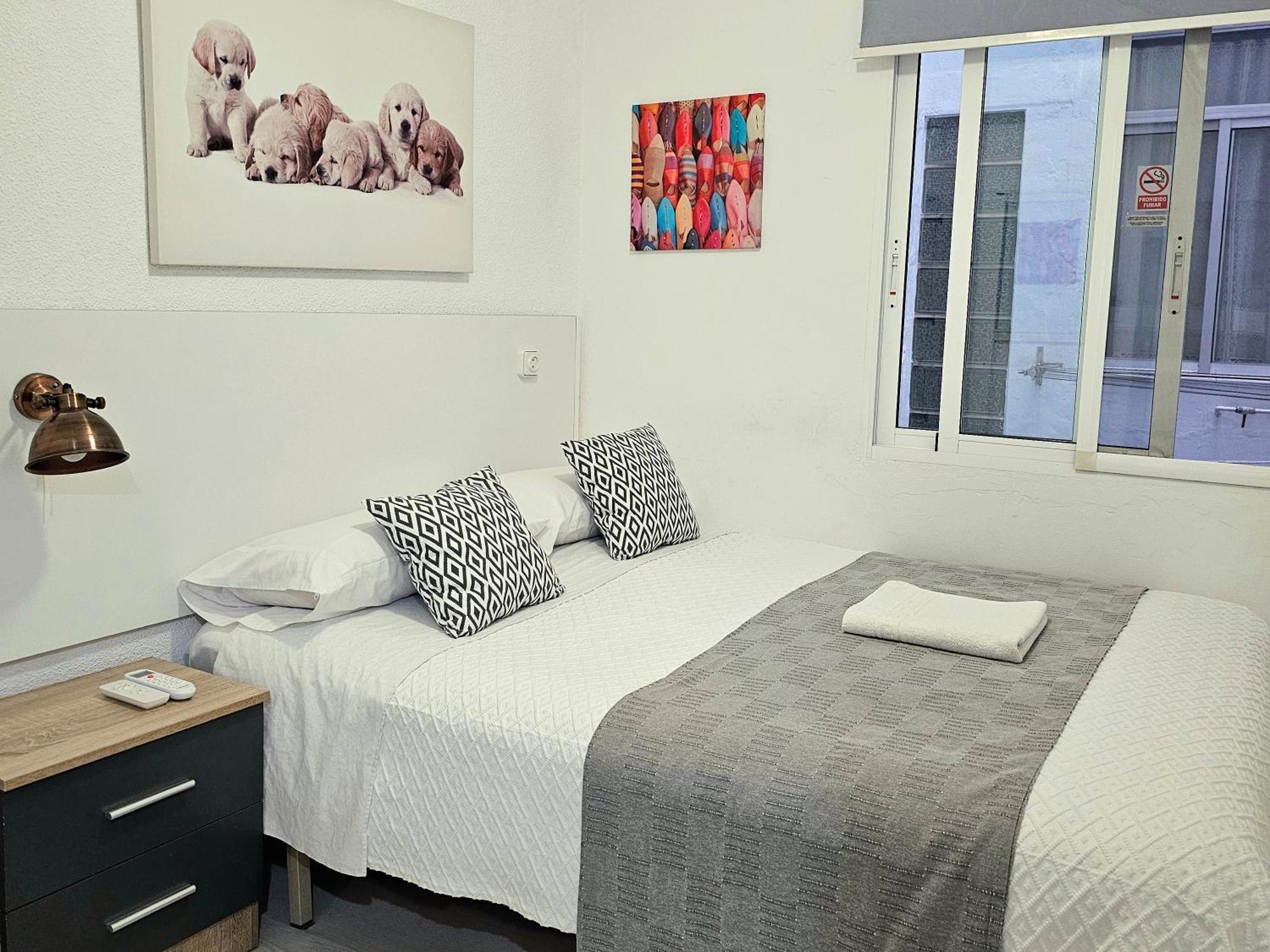 Centric Rooms Mercado Аликанте Стая снимка